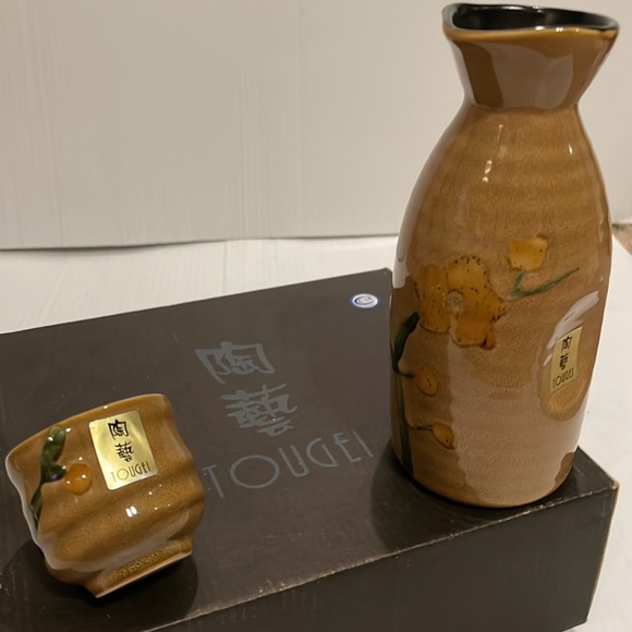 NWT Beautiful Tougei Saki Set Japanese Ceramic Saki Set 5 Piece - Picture 14 of 15